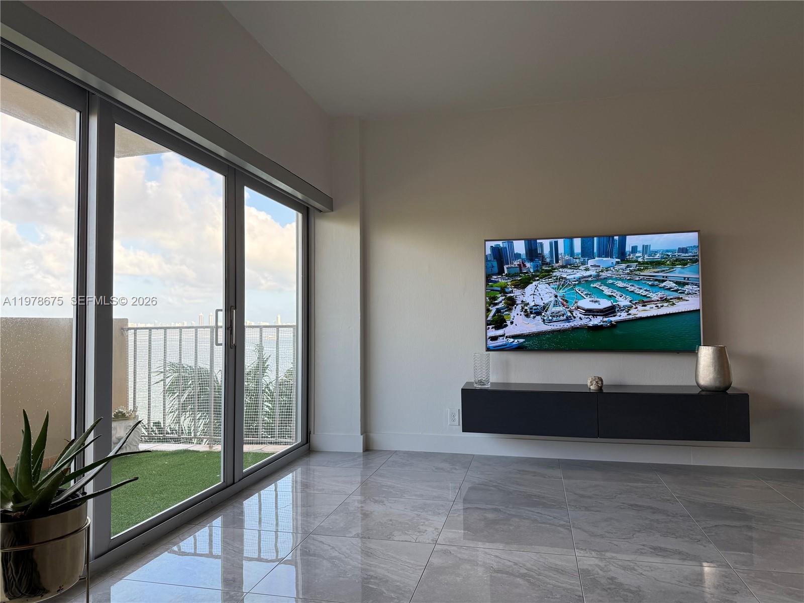 CLIPPER CONDO NO 1 - Residential