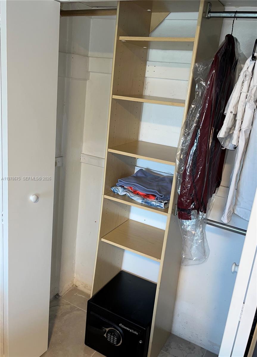 CLIPPER CONDO NO 1 - Residential