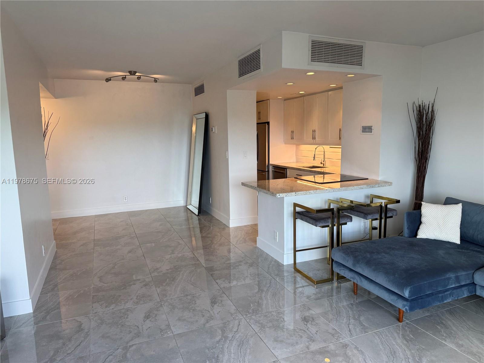 CLIPPER CONDO NO 1 - Residential