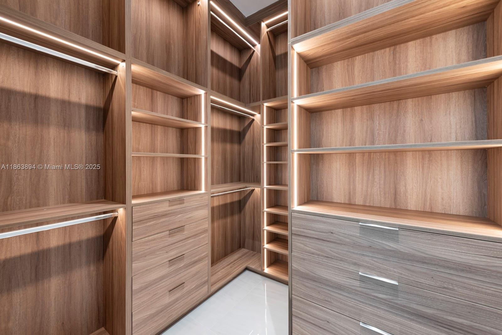 AMD PL GOLDEN GATE PK - Residential