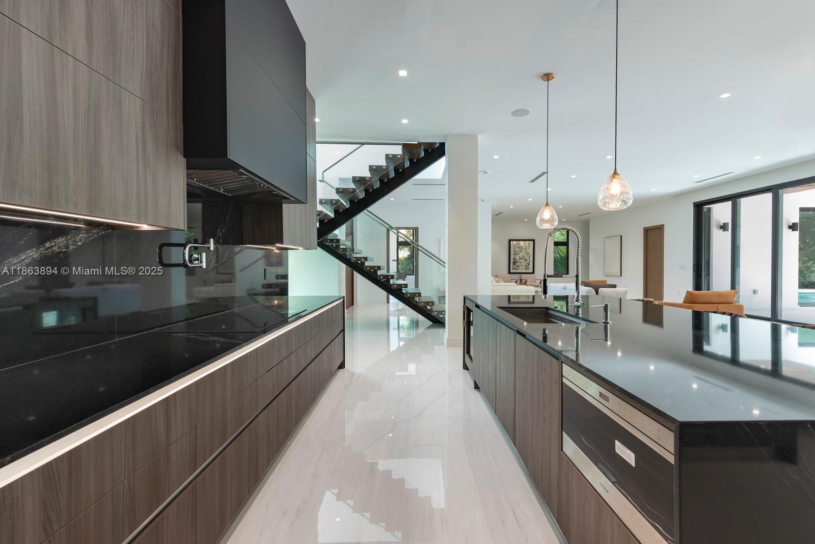 AMD PL GOLDEN GATE PK - Residential