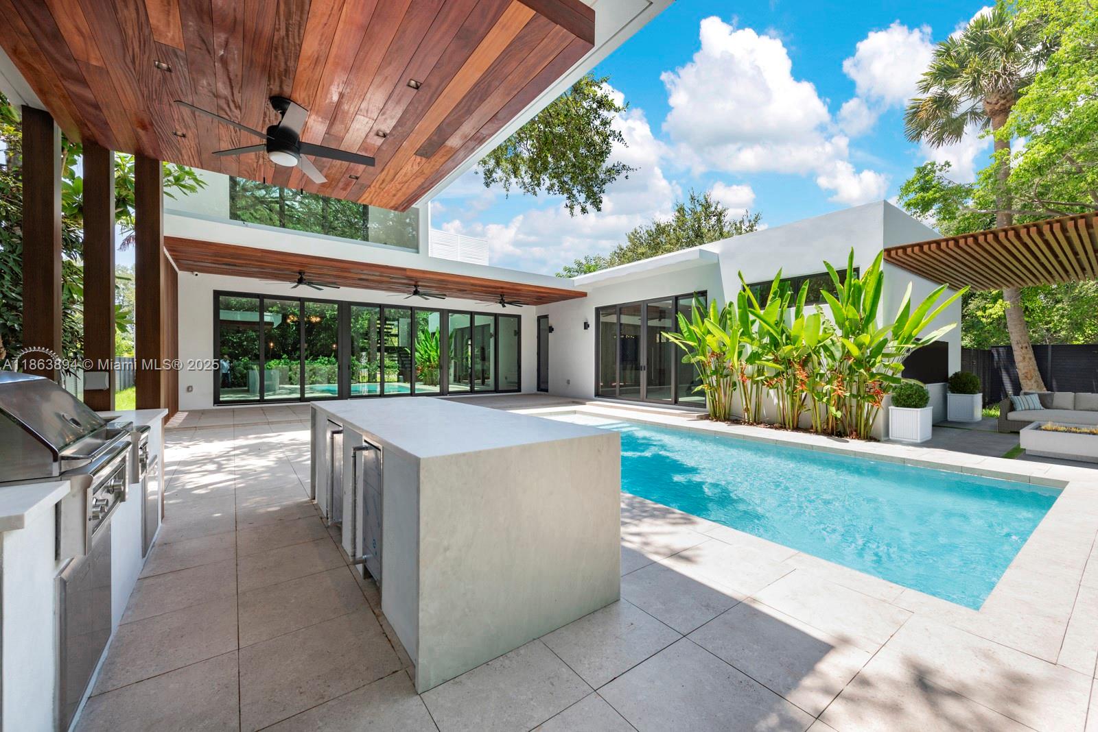 AMD PL GOLDEN GATE PK - Residential