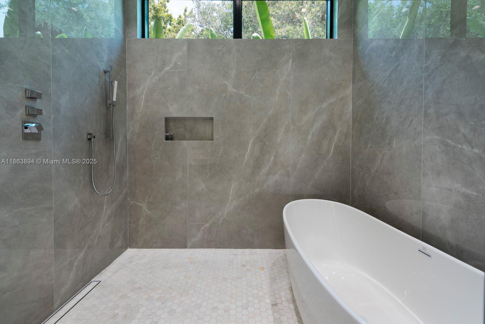 AMD PL GOLDEN GATE PK - Residential