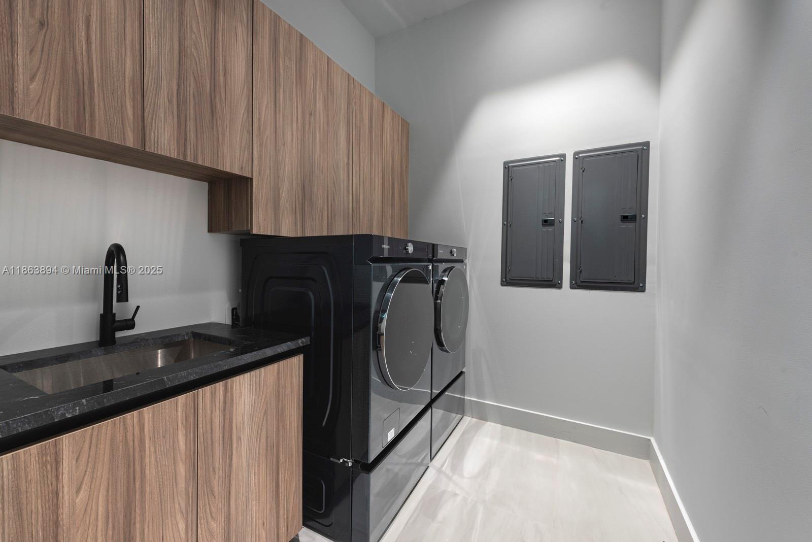 AMD PL GOLDEN GATE PK - Residential