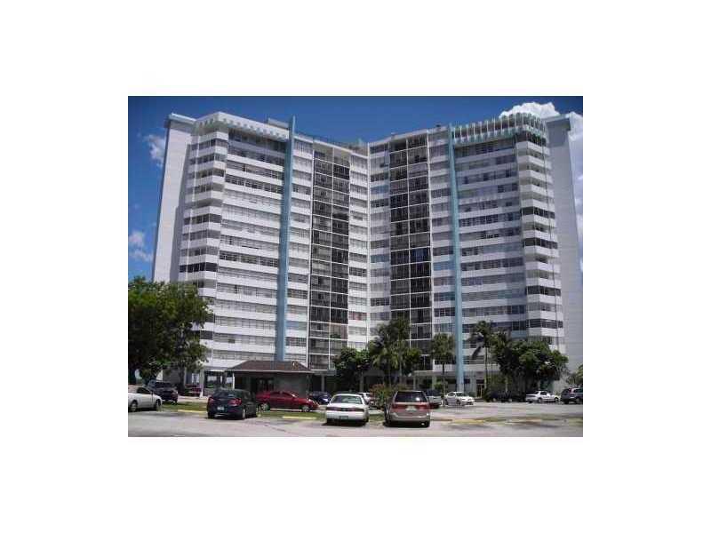 1 bedroom 2 Bath Updated 5 minutes to Aventura Mall, convenient location between Ft. Lauderdale & Miami. Per Association Tenant must have 650 fico score mini mun, no pets allowed and $400.00 security deposit for the Common Areas. Condo Approval 4-6 weeks .