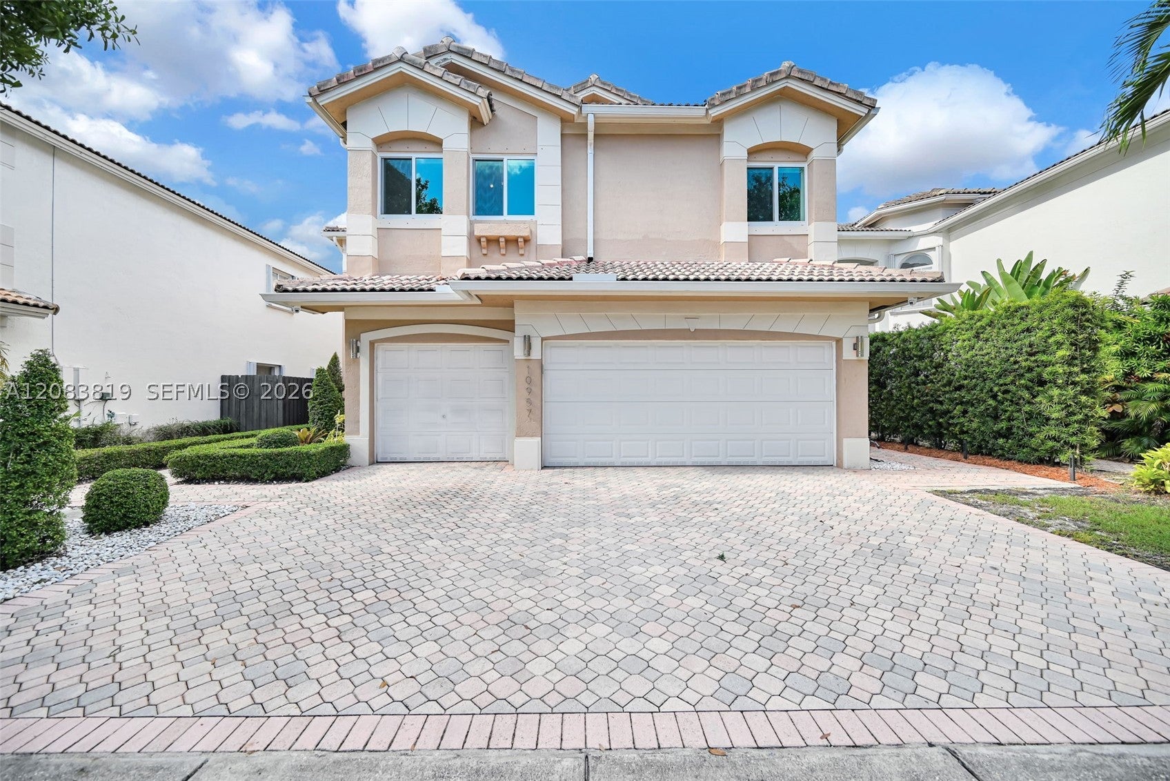 10957 NW 73rd Ter, Doral, FL, 33178/$1,790,000 1 10957 NW 73rd Ter