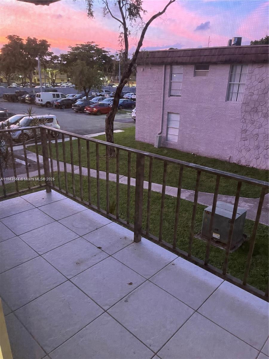 KENDALL ACRES CONDO BLDG - Residential