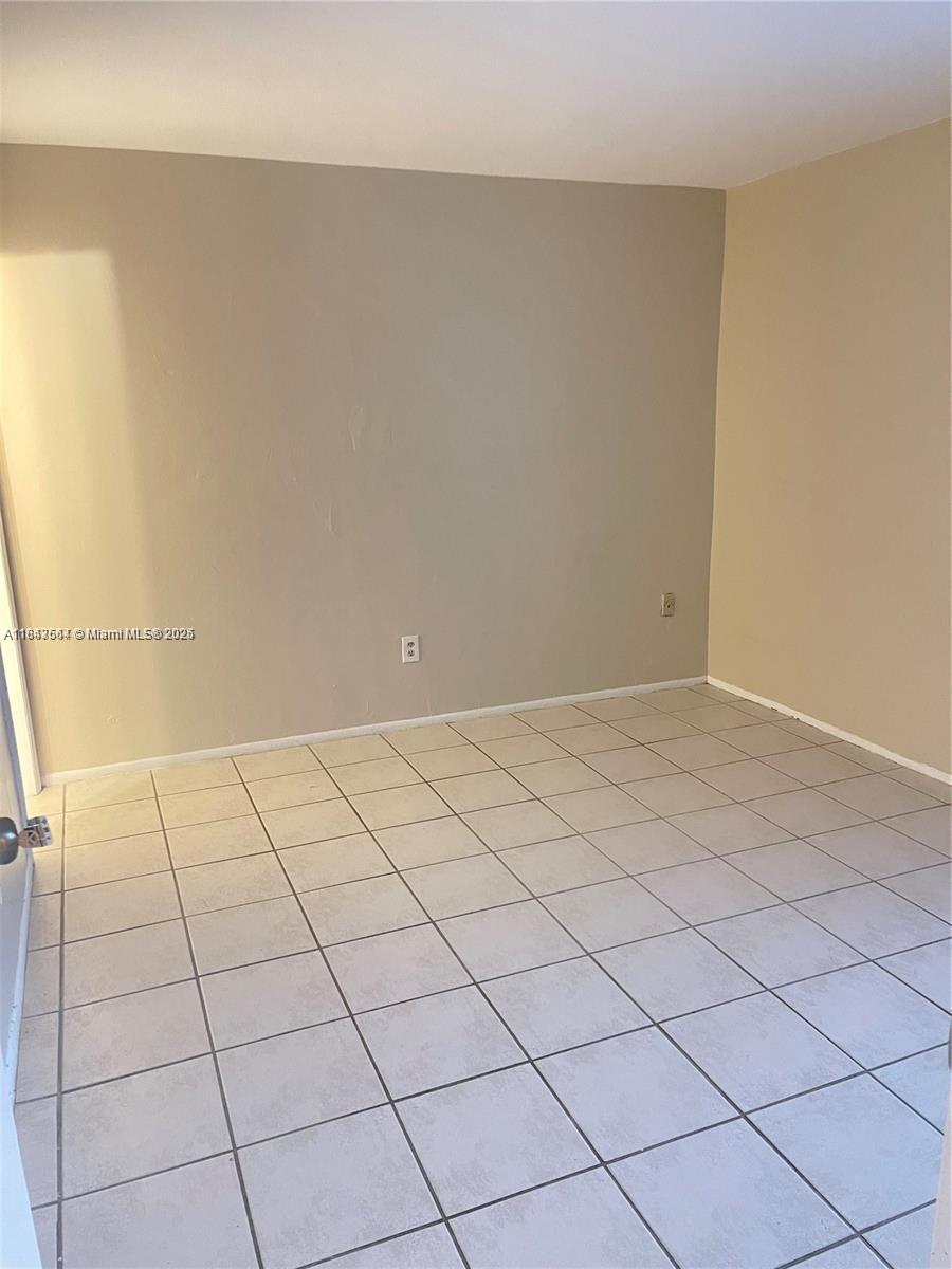10383 N Kendall Dr N5