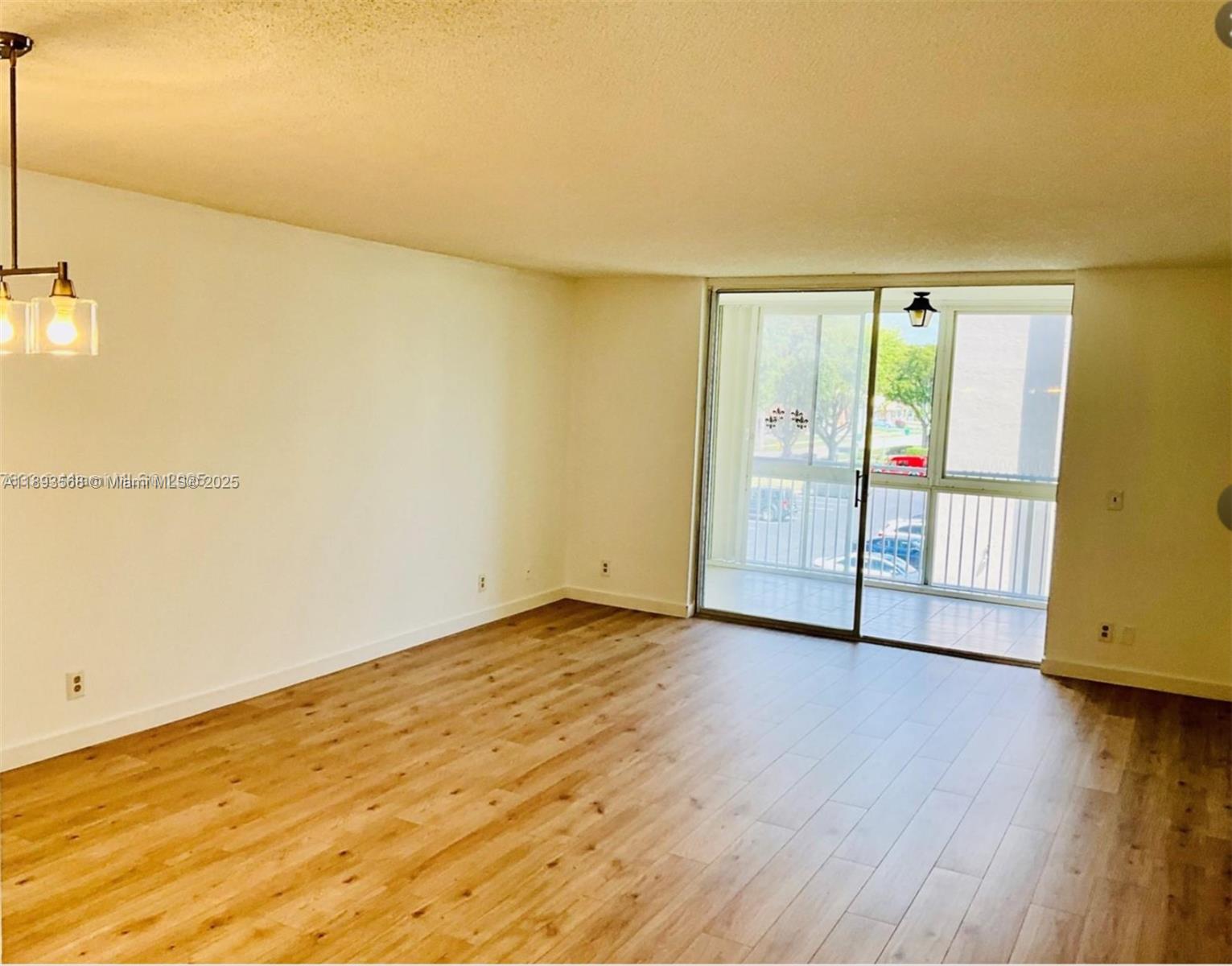 MEADOWBROOK LAKES CONDO - Residential