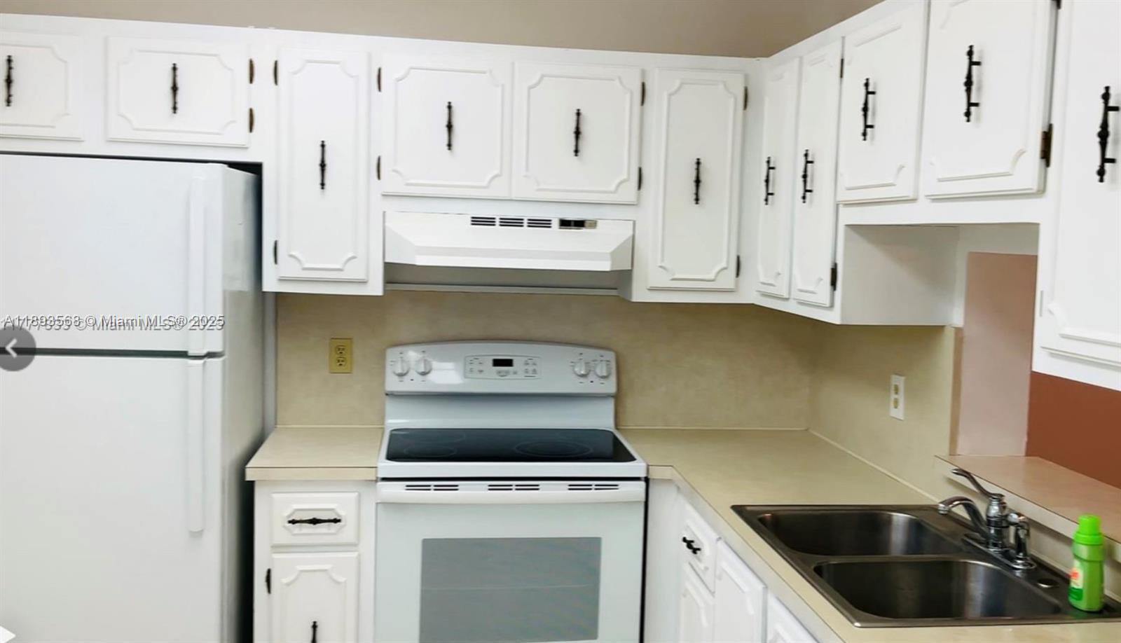 MEADOWBROOK LAKES CONDO - Residential