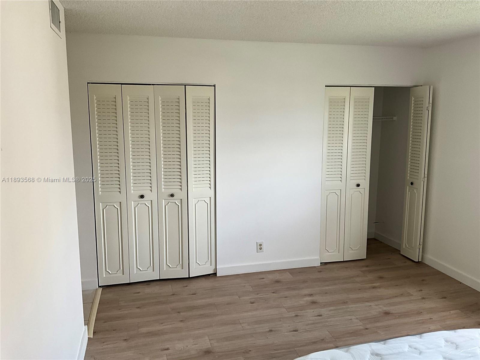 MEADOWBROOK LAKES CONDO - Residential