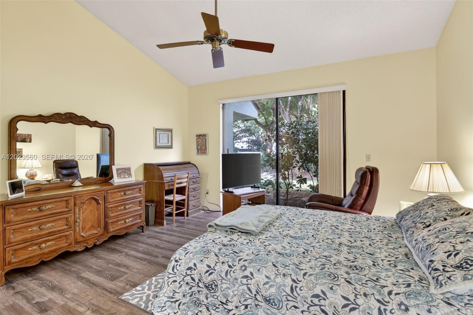 CHELSEA III - Residential