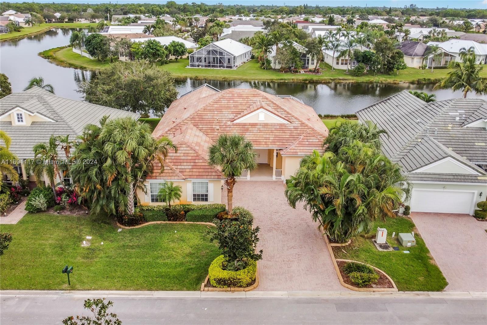 174 NW Magnolia Lakes Blvd