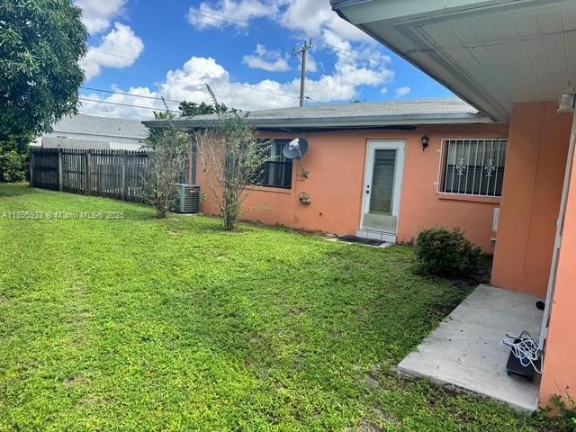 2343 NW 28th St #1-2