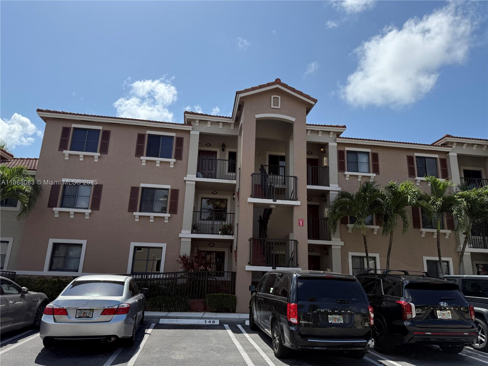 THE COURTS AT BAYSHORE II - Residential Lease