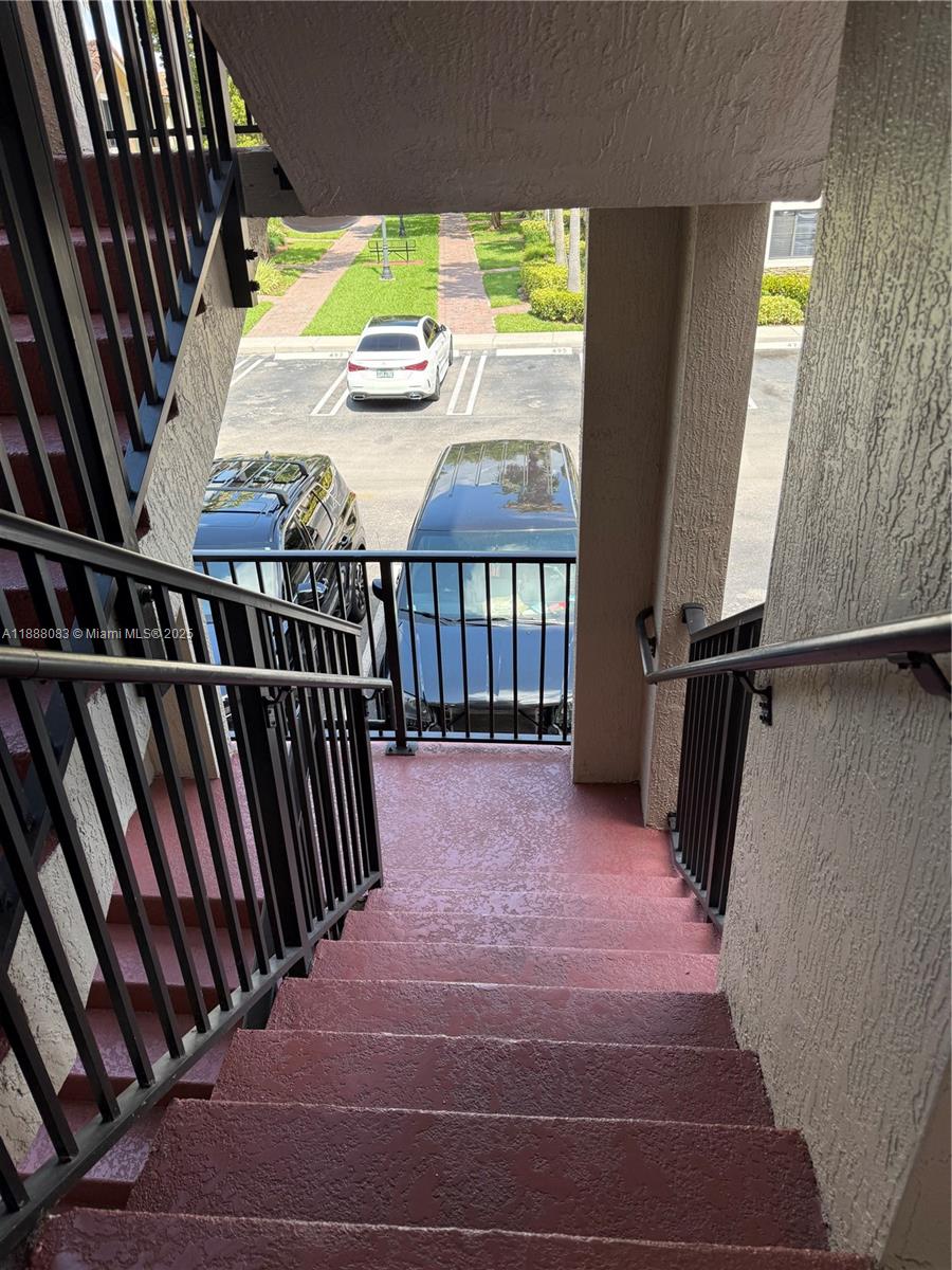 THE COURTS AT BAYSHORE II - Residential Lease