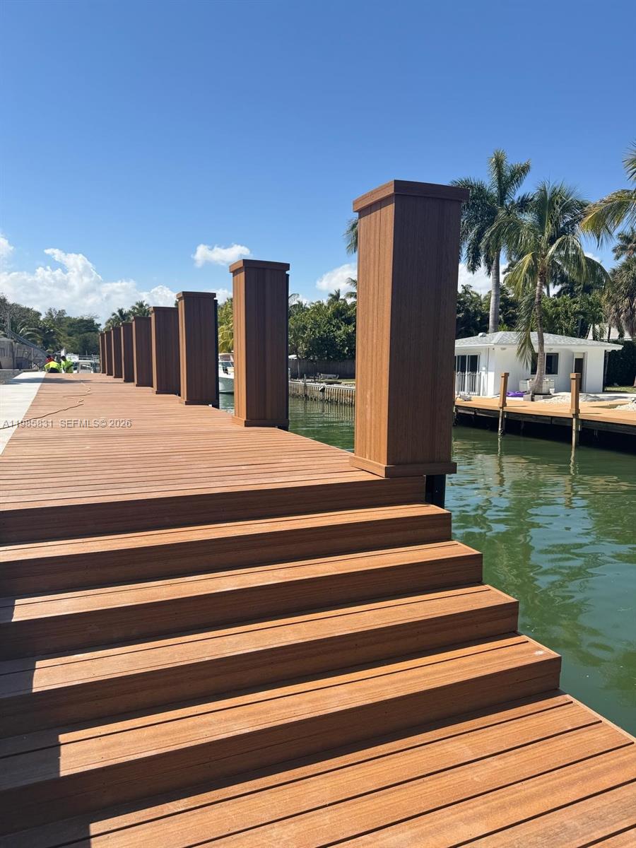 ADEMAR PARK AMD PL - Land