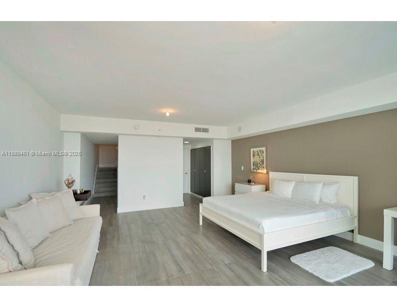 400 SUNNY ISLES CONDO EAS - Residential Lease