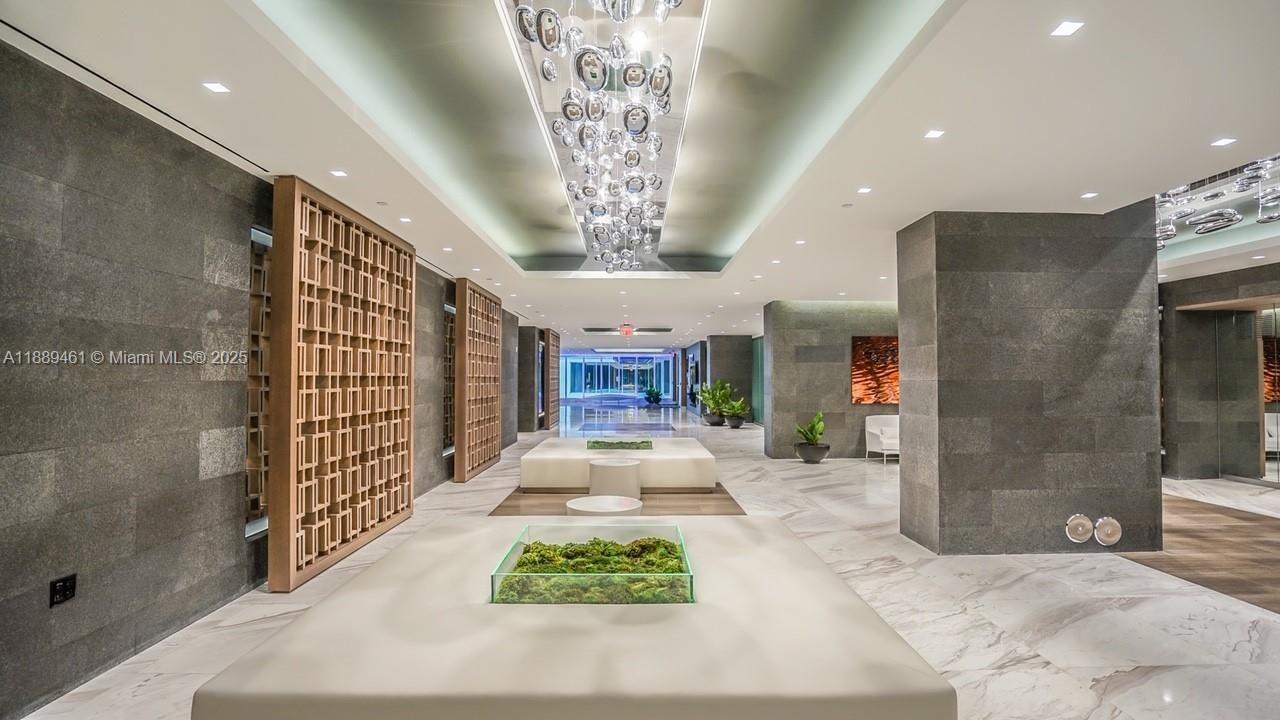 400 SUNNY ISLES CONDO EAS - Residential Lease