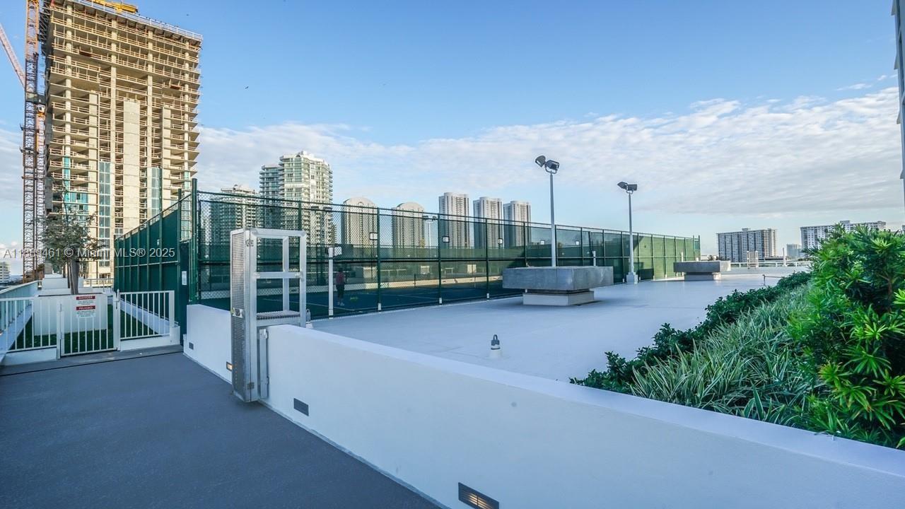 400 SUNNY ISLES CONDO EAS - Residential Lease