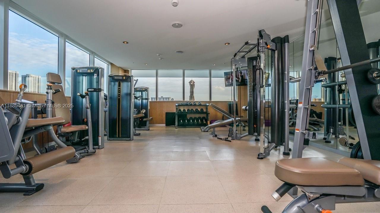 400 SUNNY ISLES CONDO EAS - Residential Lease