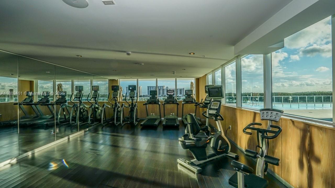 400 SUNNY ISLES CONDO EAS - Residential Lease