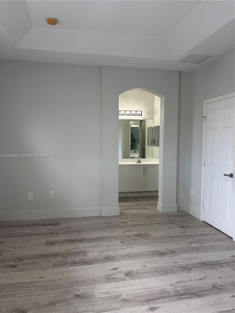 ISLANDS AT DORAL 1ST ADDN - Residential Lease