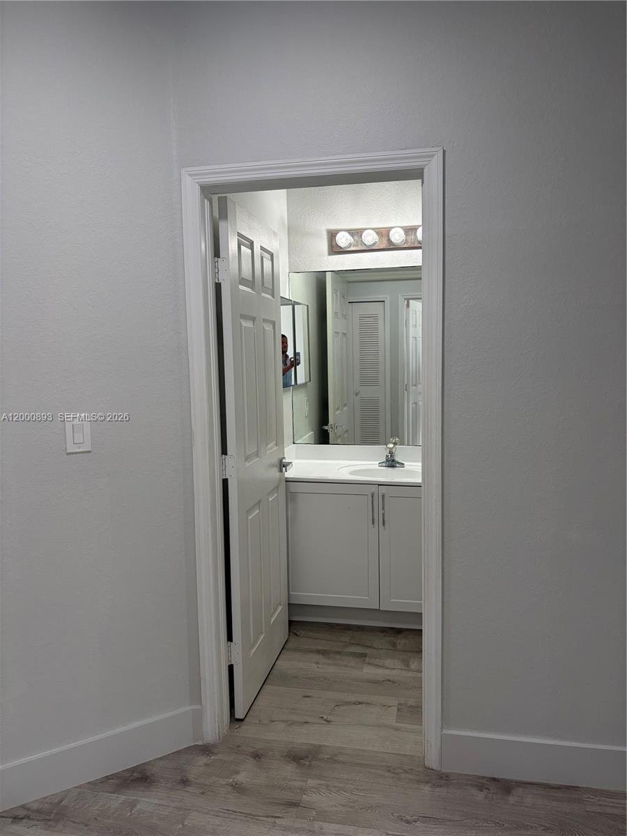 ISLANDS AT DORAL 1ST ADDN - Residential Lease