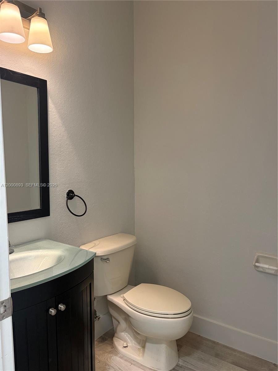 ISLANDS AT DORAL 1ST ADDN - Residential Lease