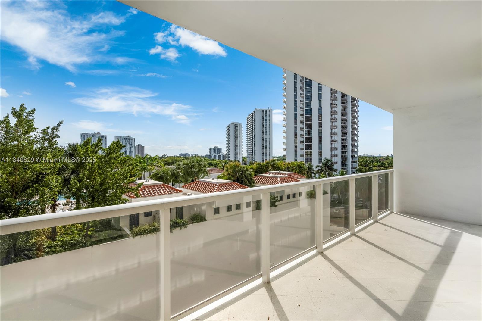 HAMPTONS WEST CONDO - Residential