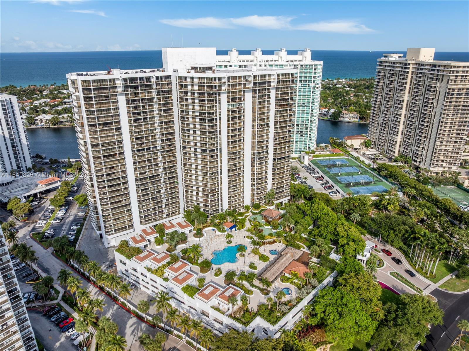 HAMPTONS WEST CONDO - Residential