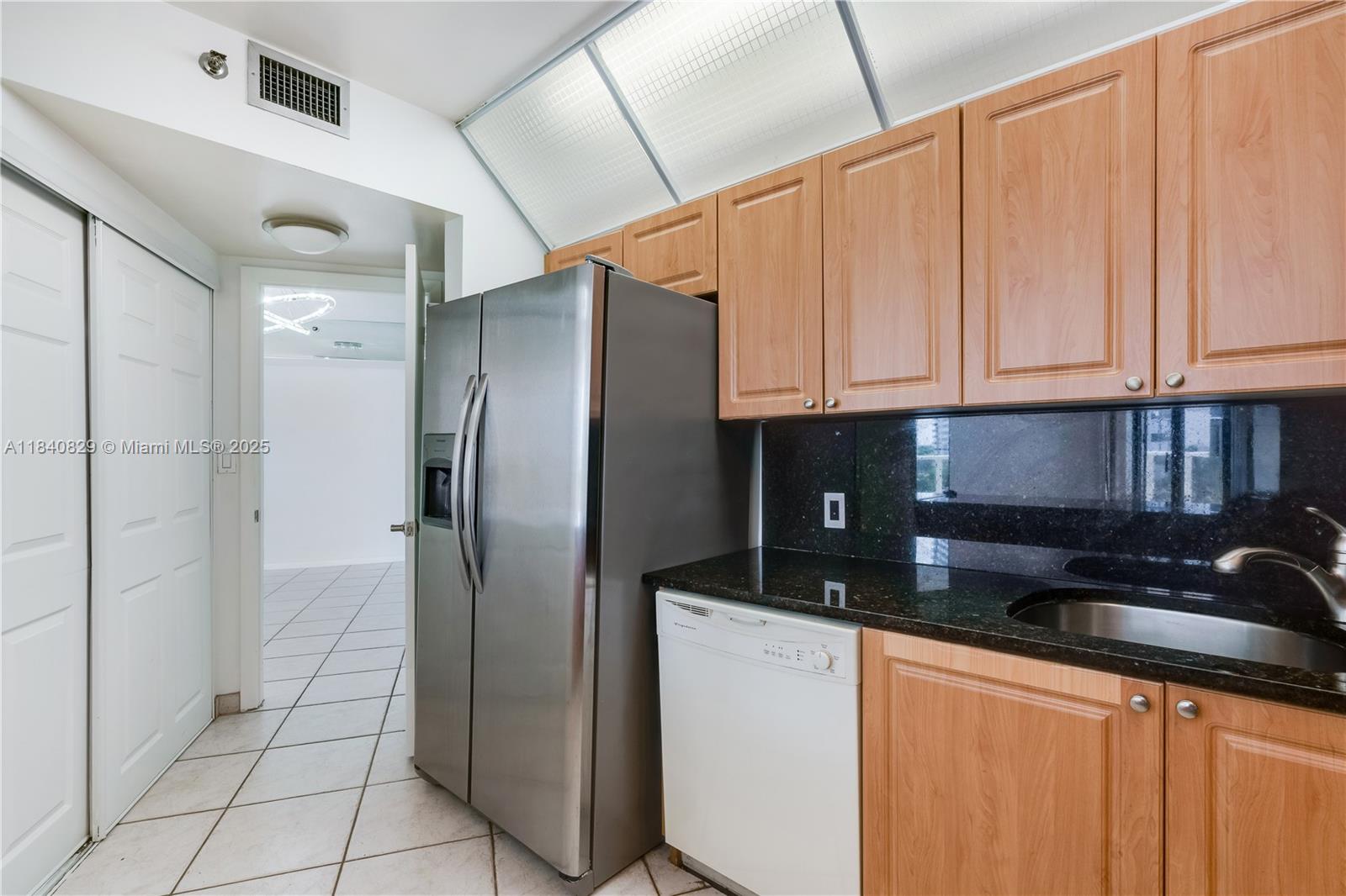 HAMPTONS WEST CONDO - Residential