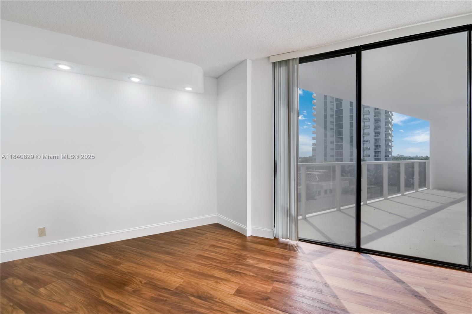 HAMPTONS WEST CONDO - Residential