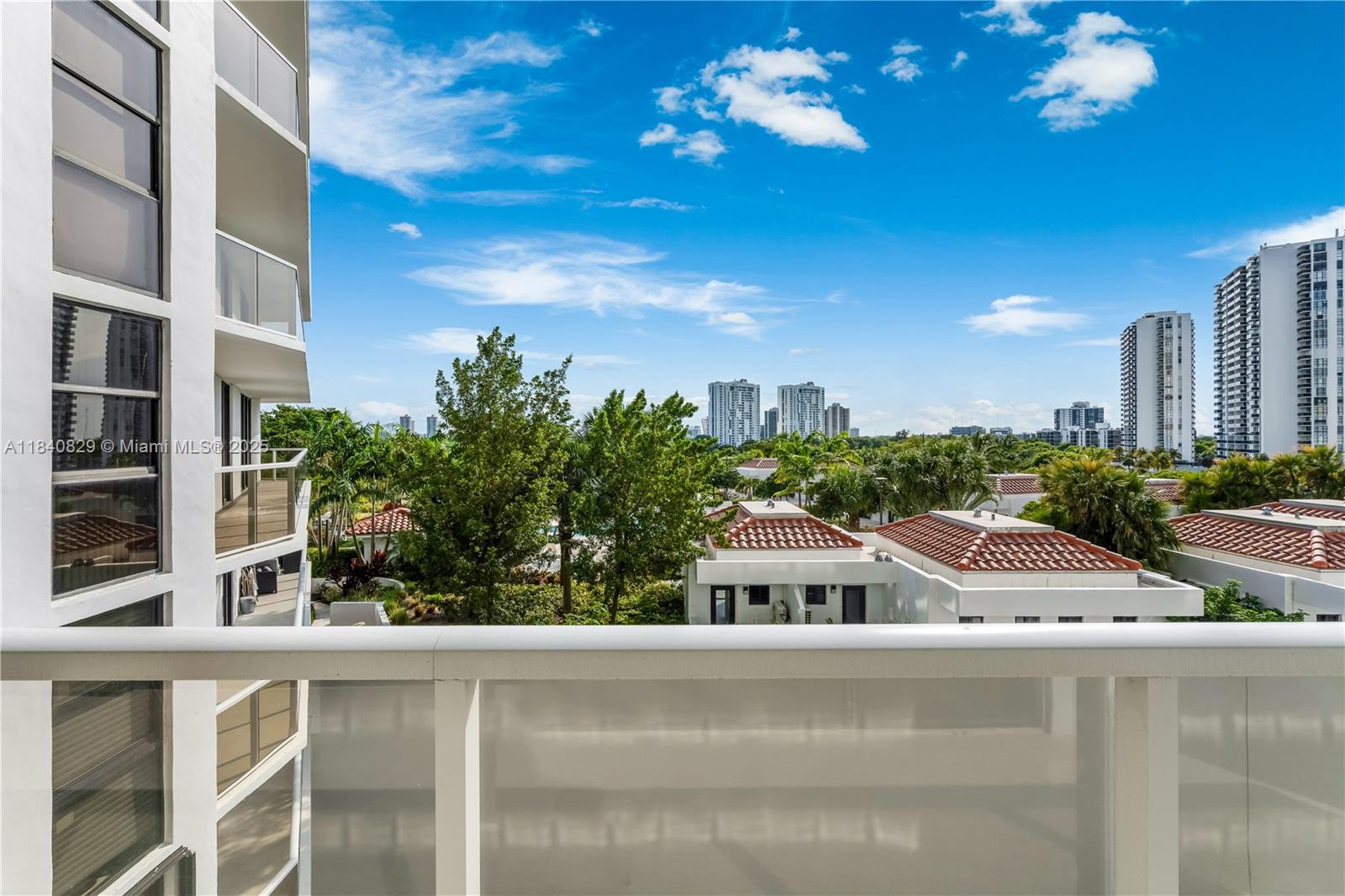 HAMPTONS WEST CONDO - Residential