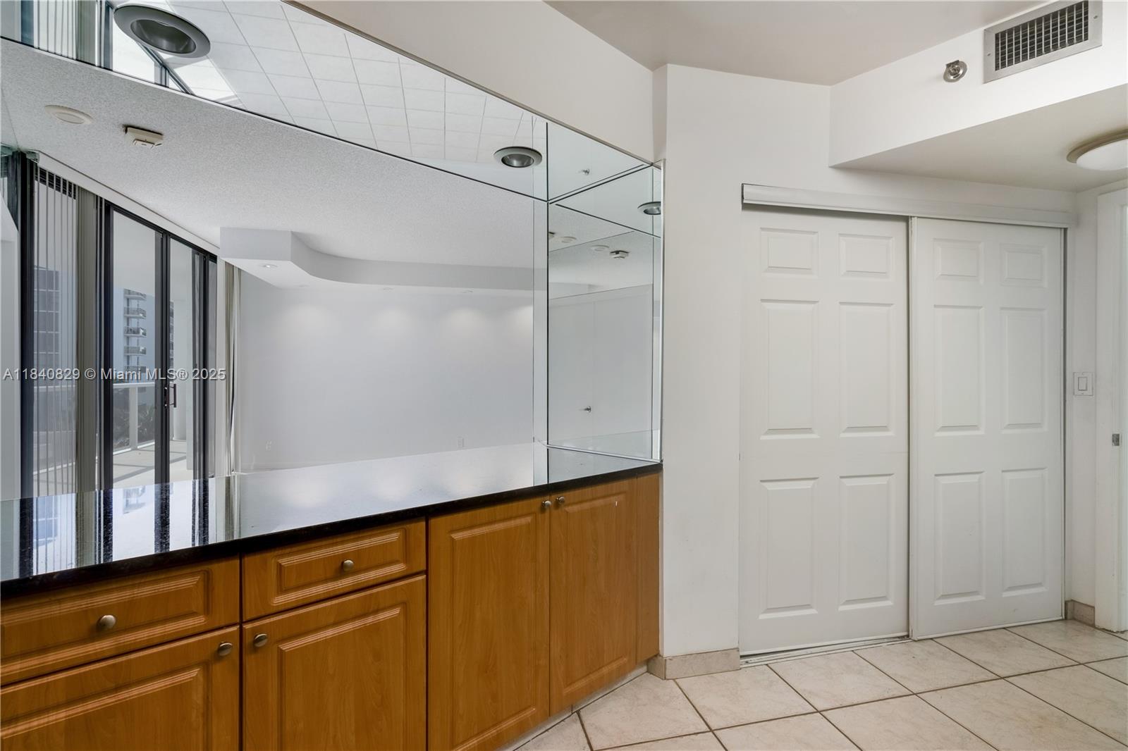 HAMPTONS WEST CONDO - Residential