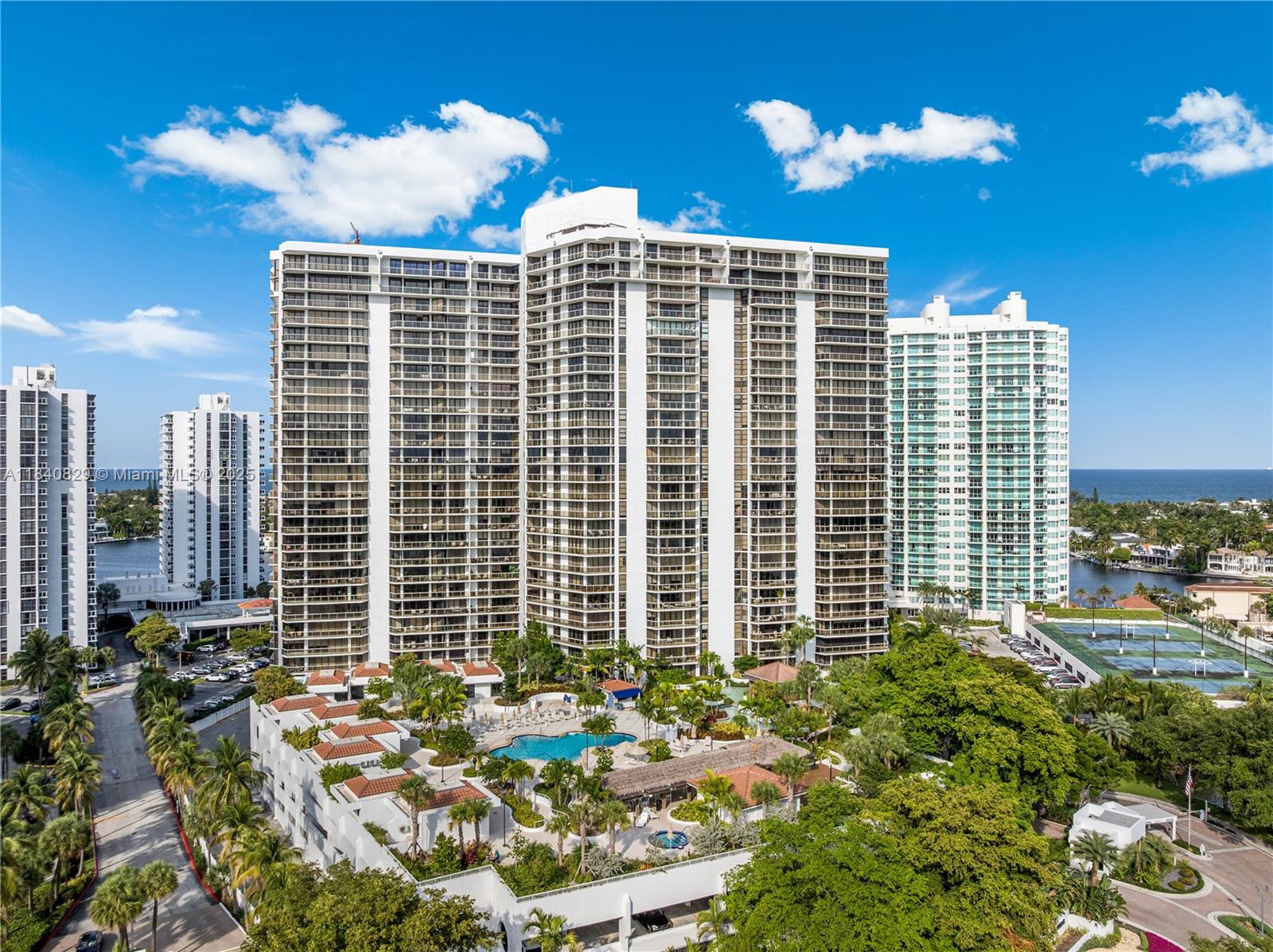 HAMPTONS WEST CONDO - Residential