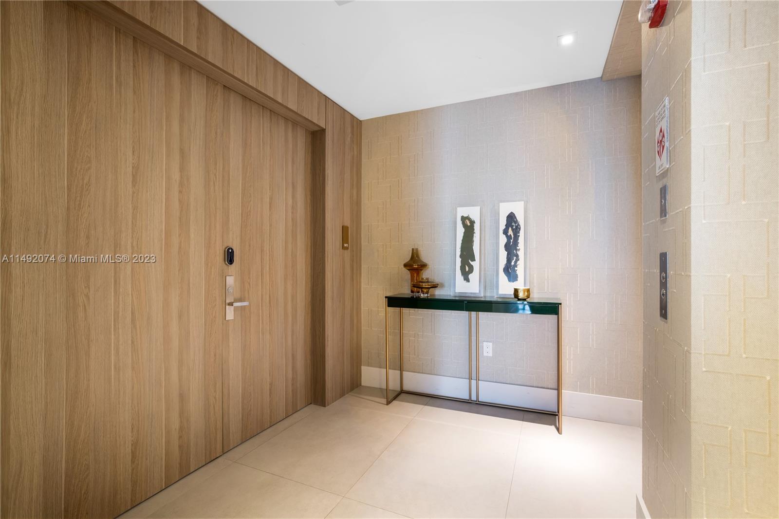 PRIVE CONDO - Residential