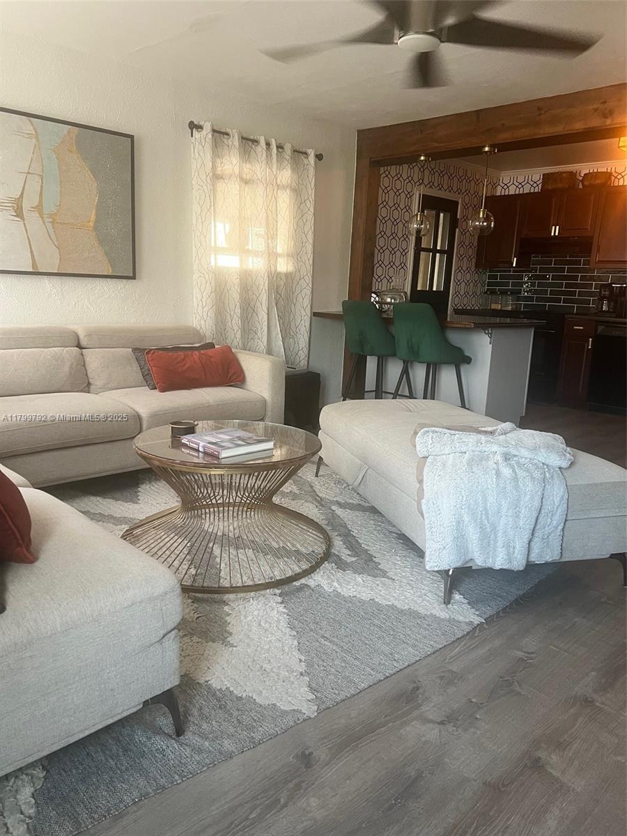 Address Not Disclosed, Dania Beach, Miami-Dade County, Florida - 2 Bedrooms  
1 Bathrooms - 