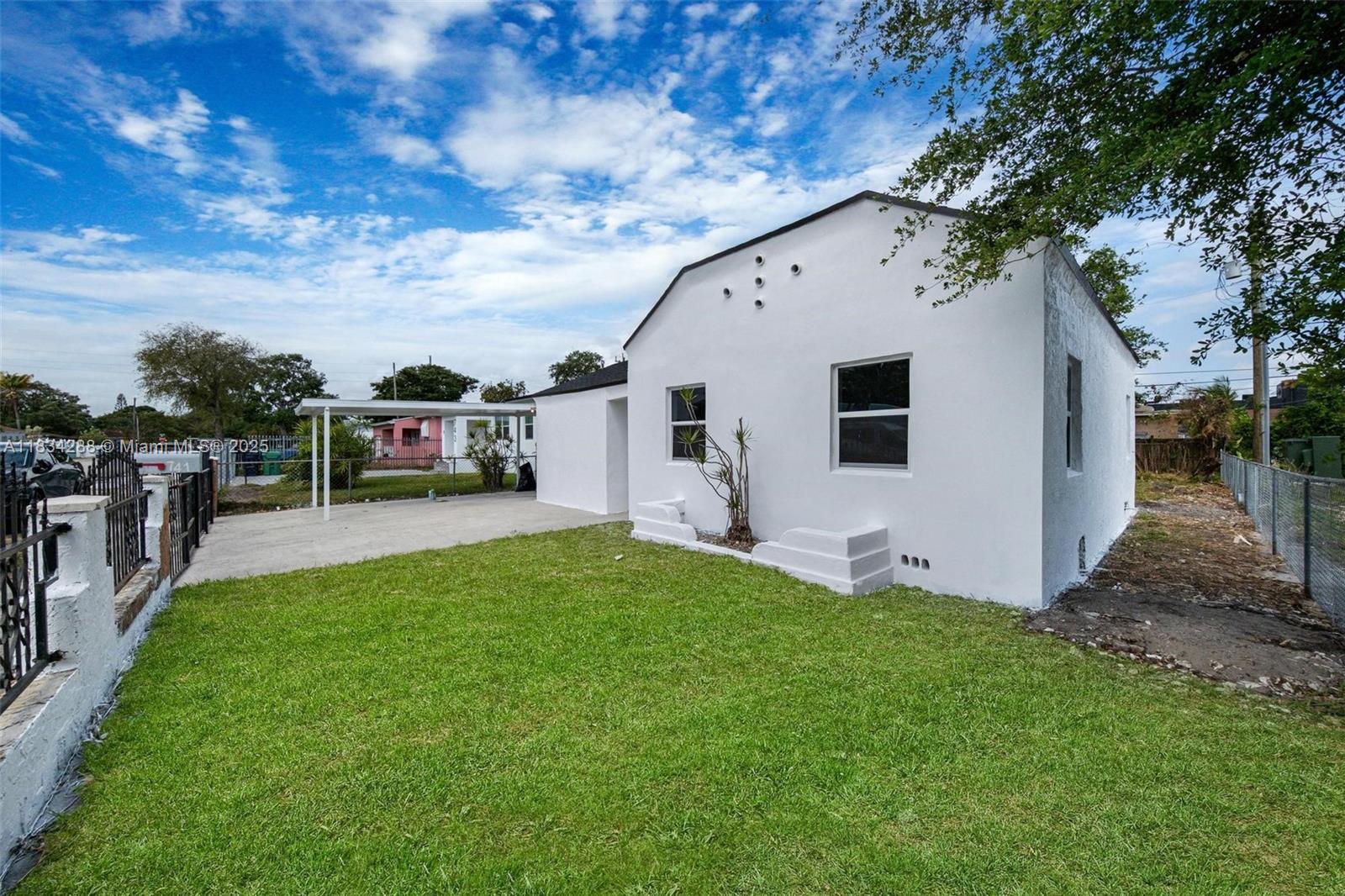 741 NW 77th Ter