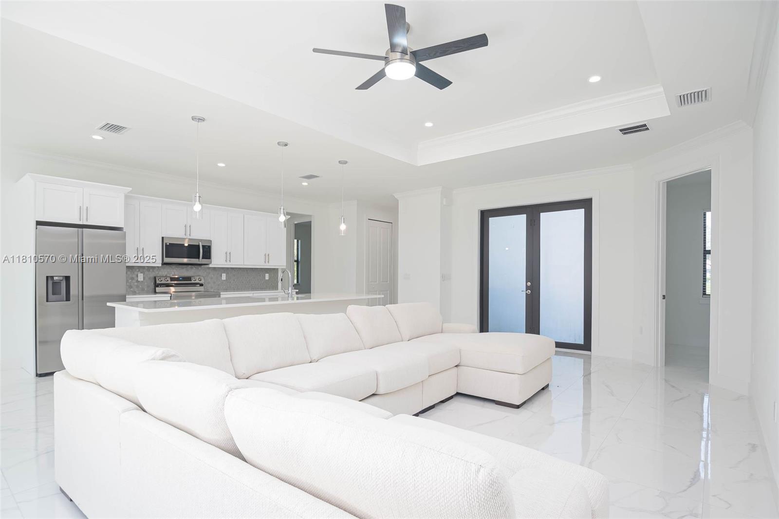 GOLDEN GATE ESTATES - Residential