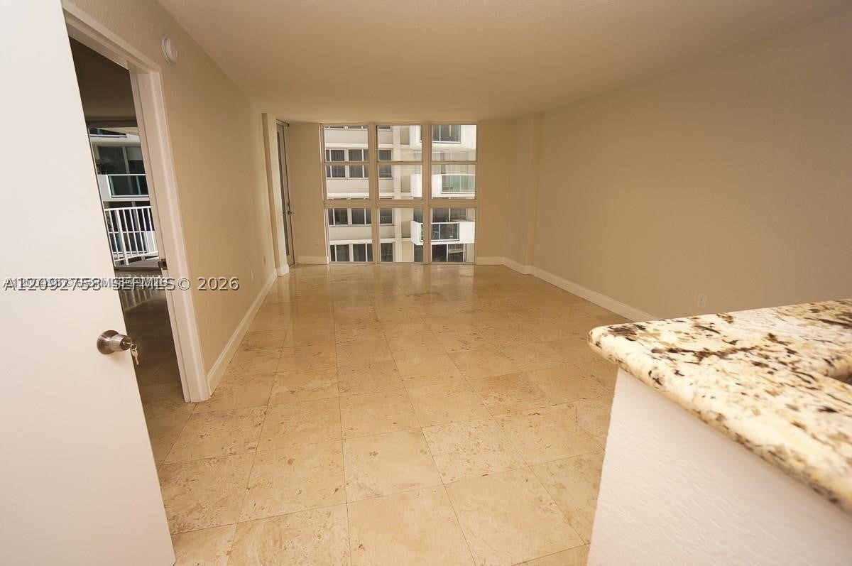 1228 West Ave 513