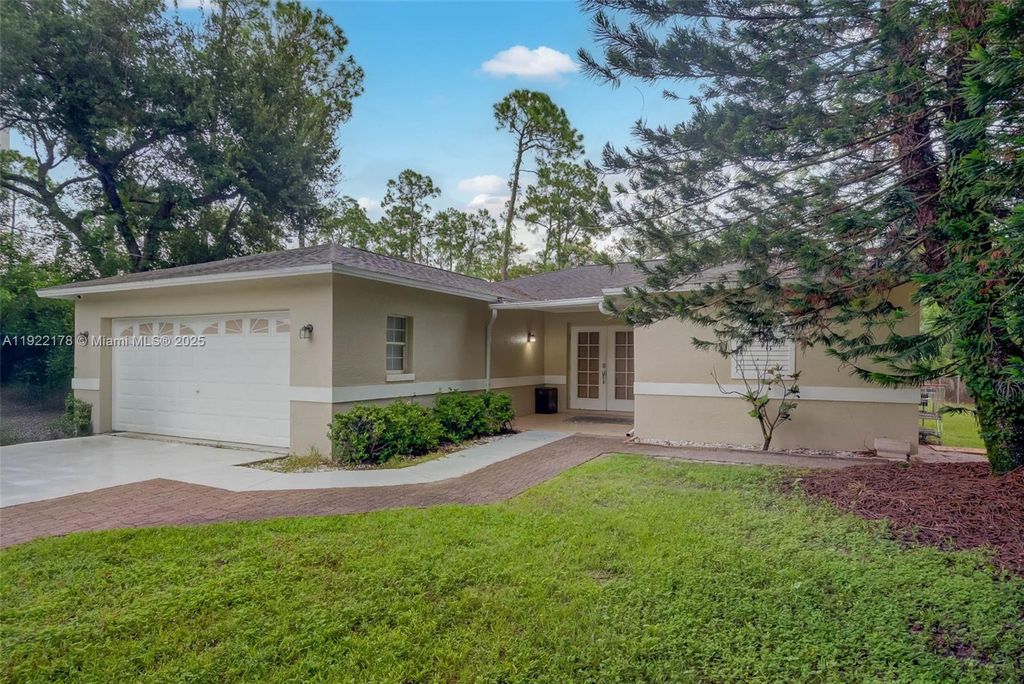 Photo of 530 7th St SW, Naples, FL 34117 (MLS # A11922178)