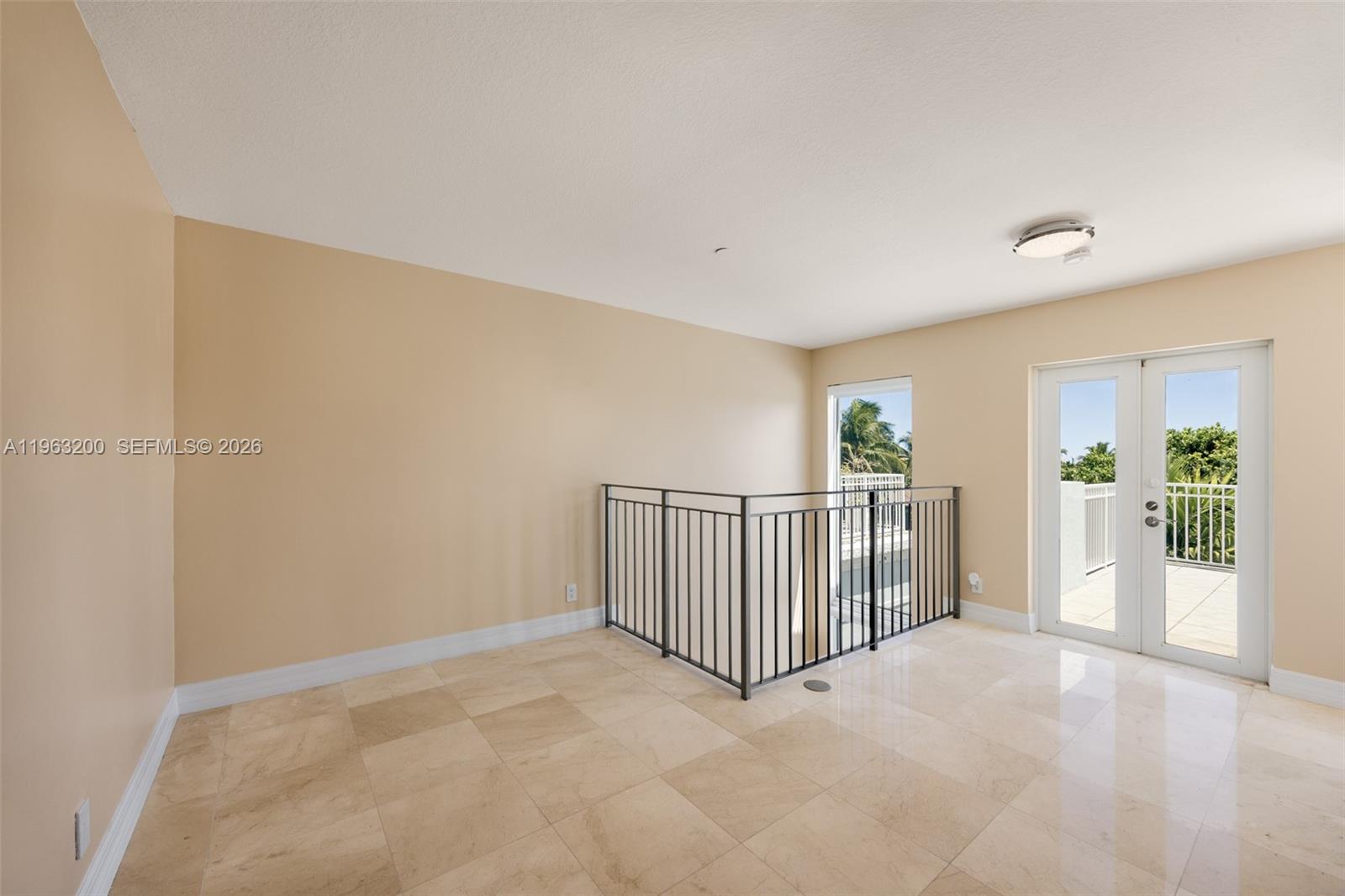 HILLSBORO SHORES - Residential