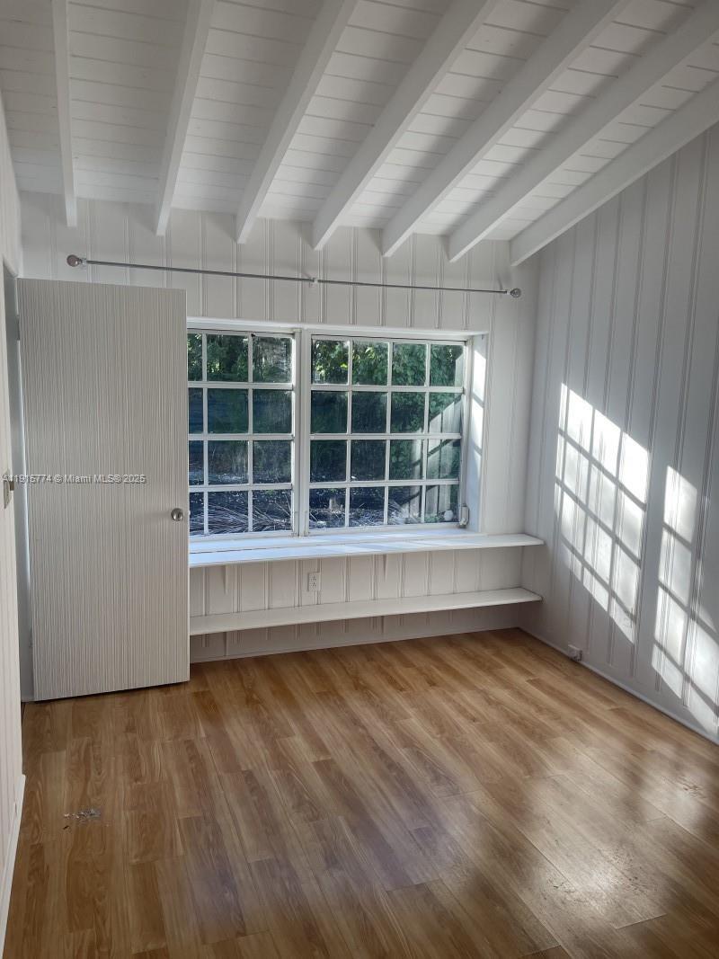 SUNSHINE VILLAS - Residential Lease