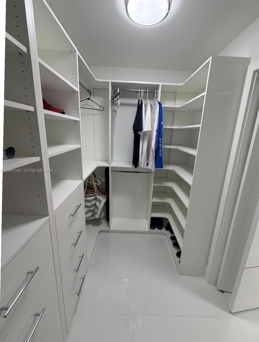 LEXCELLENCE CONDO - Residential