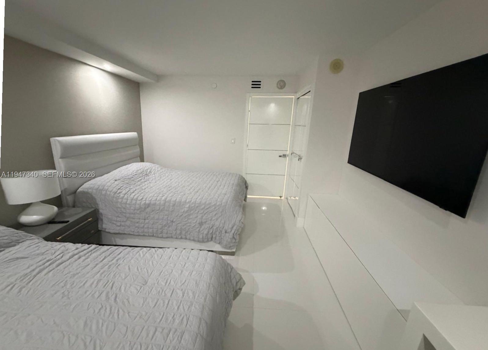 5757 Collins Ave 504