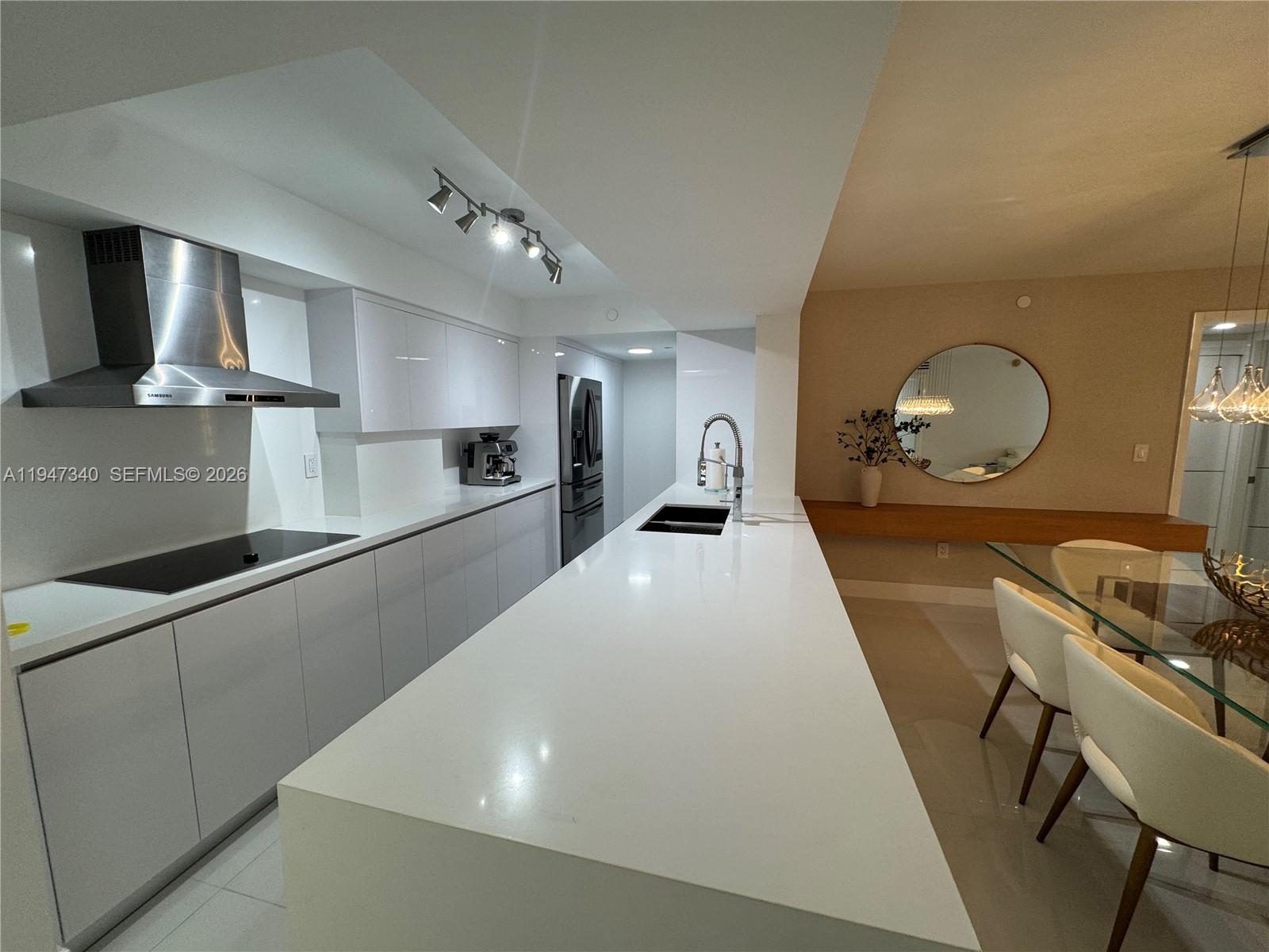 LEXCELLENCE CONDO - Residential