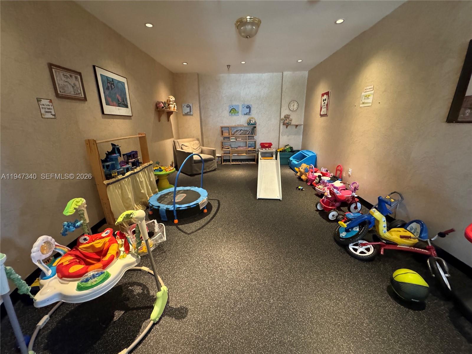 LEXCELLENCE CONDO - Residential