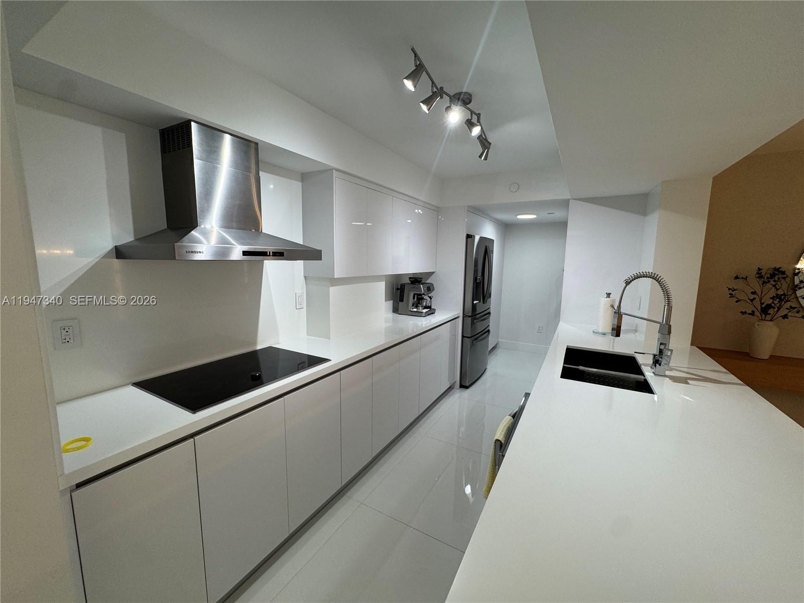 LEXCELLENCE CONDO - Residential