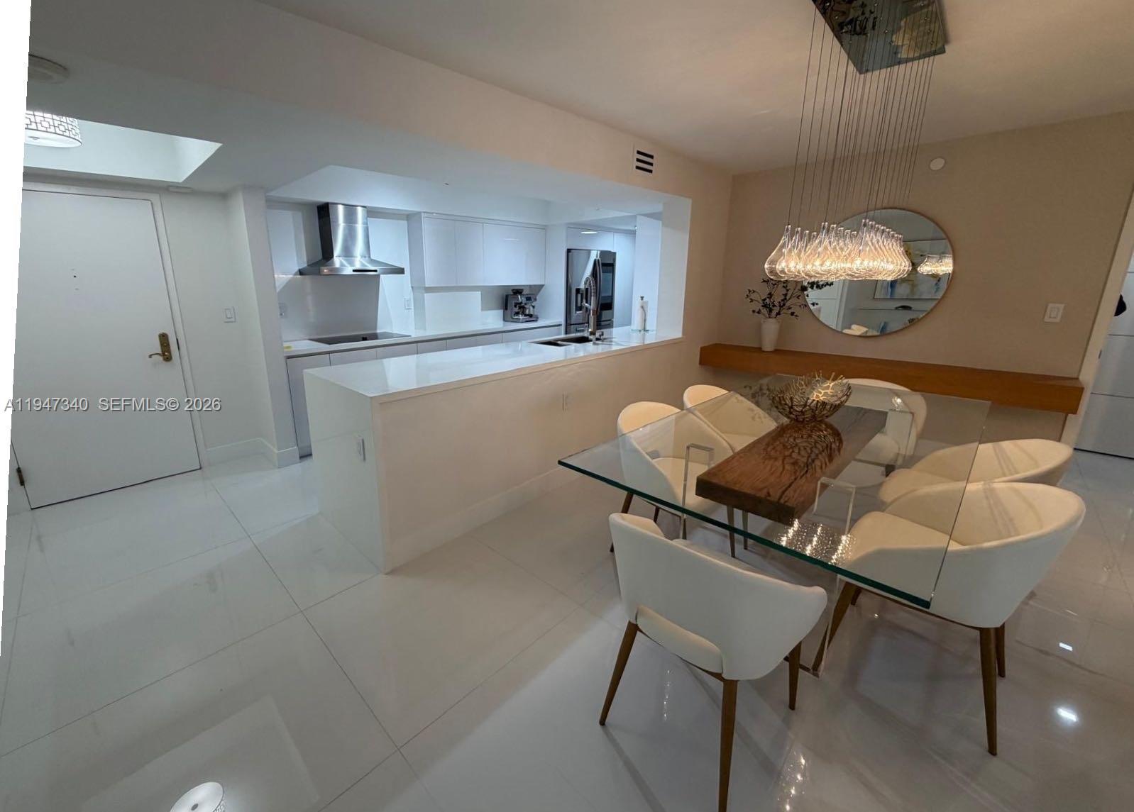 5757 Collins Ave 504